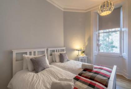 Edinburgh Serviced Apartment - image 15