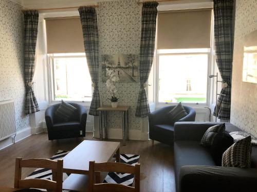 233 Leith Apartment - main image