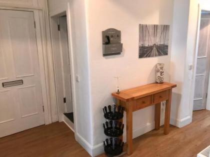233 Leith Apartment - image 4