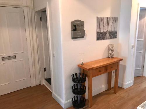 233 Leith Apartment - image 4