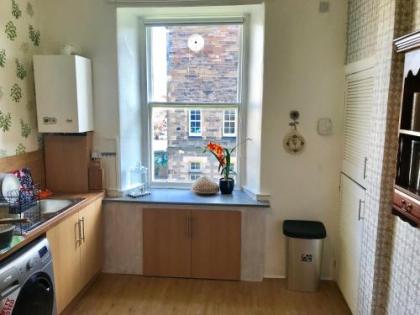 233 Leith Apartment - image 5