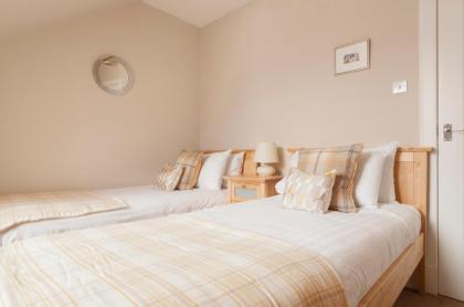 High Street Apartment - image 11