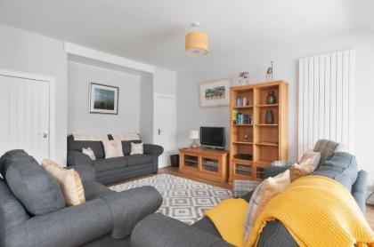 High Street Apartment - image 14