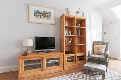 High Street Apartment - image 15