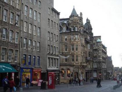 High Street Apartment - image 2