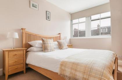 High Street Apartment - image 3