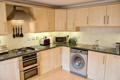2 Bedroom Flat In Converted Distillery In Edinburgh - image 16