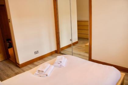 2 Bedroom Flat In Converted Distillery In Edinburgh - image 17