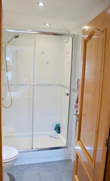 2 Bedroom Flat In Converted Distillery In Edinburgh - image 7