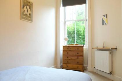 Beautiful 3 Bedroom Edinburgh Home - image 12
