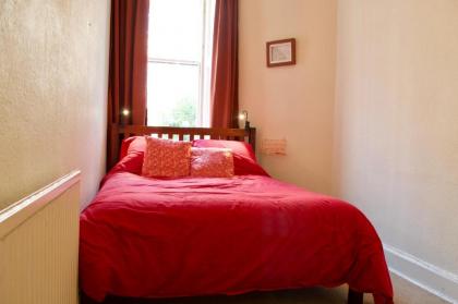 Beautiful 3 Bedroom Edinburgh Home - image 13