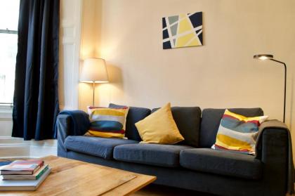 Beautiful 3 Bedroom Edinburgh Home - image 4
