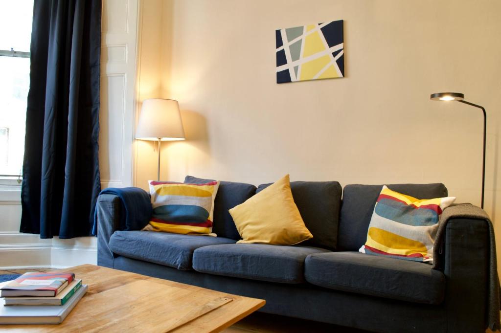 Beautiful 3 Bedroom Edinburgh Home - image 4