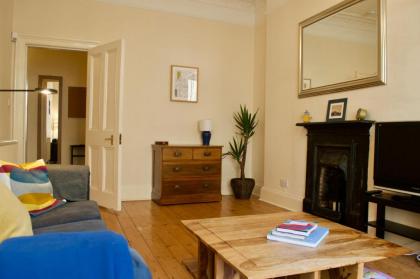 Beautiful 3 Bedroom Edinburgh Home - image 6