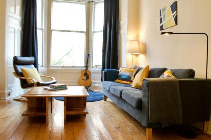 Beautiful 3 Bedroom Edinburgh Home - image 9