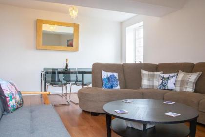 Spacious Flat In Converted Sugar Store - image 12