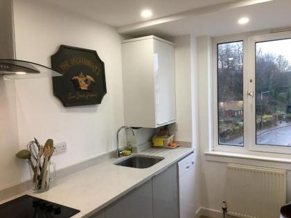 Bright Spacious 2 Bedroom Apartment in Stockbridge - image 11