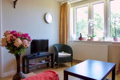 Bright Spacious 2 Bedroom Apartment in Stockbridge - image 2