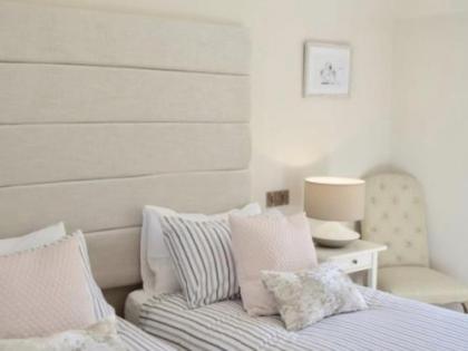 The Lane Apartment - image 15