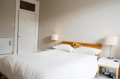 Beautiful 1 Bedroom Apartment in Stockbridge - image 19