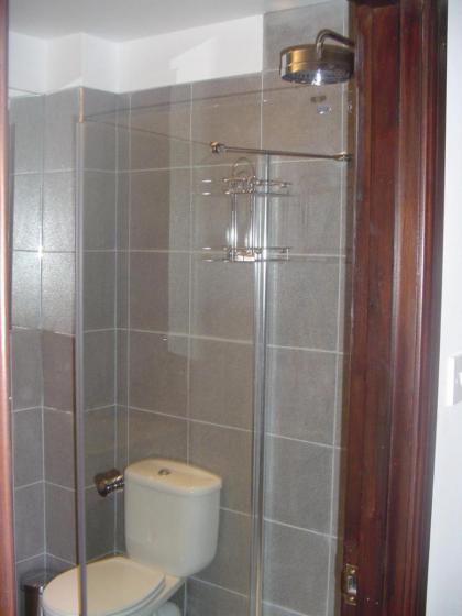 Aaron Glen Apartments - image 3