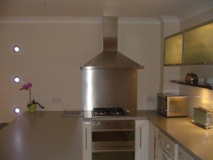 Aaron Glen Apartments - image 5