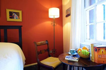 ALTIDO Bohemian Writers Retreat in Heart of The Old Town - image 10
