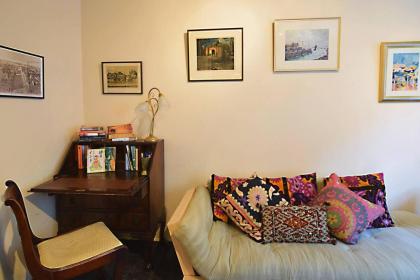 ALTIDO Bohemian Writers Retreat in Heart of The Old Town - image 7