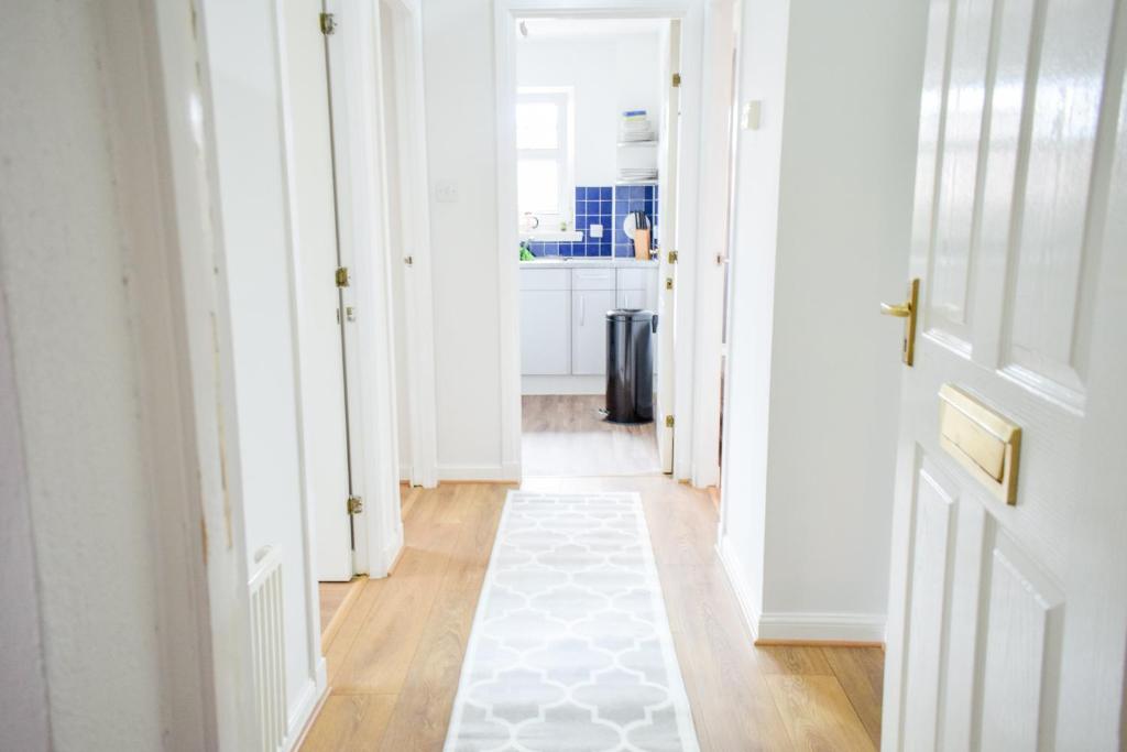 City Centre 2 Bedroom Apartment - image 2