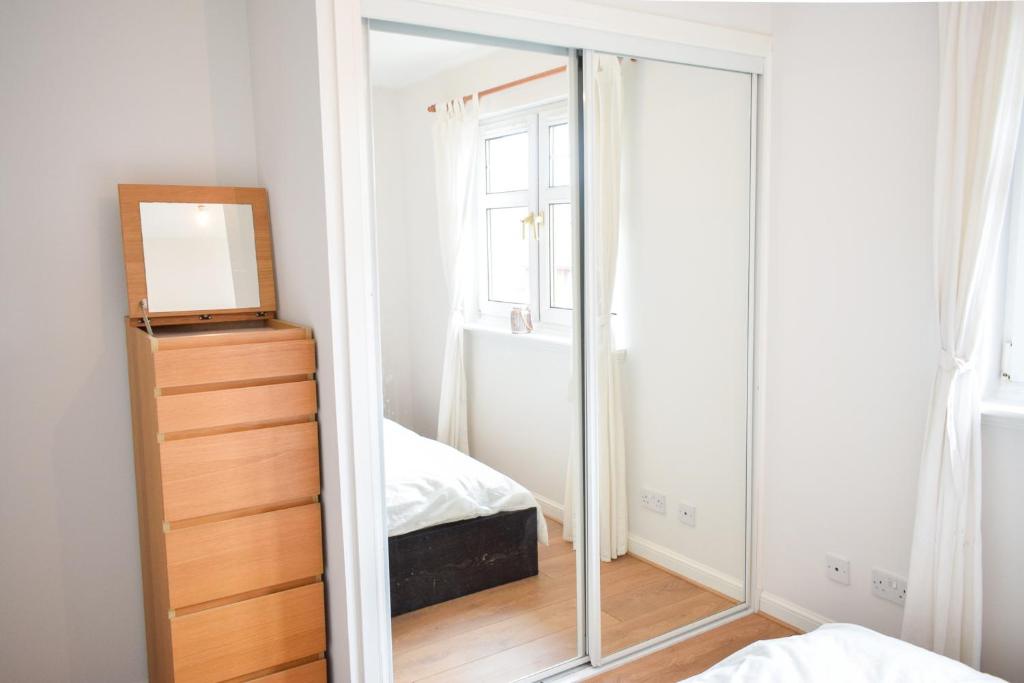 City Centre 2 Bedroom Apartment - image 3
