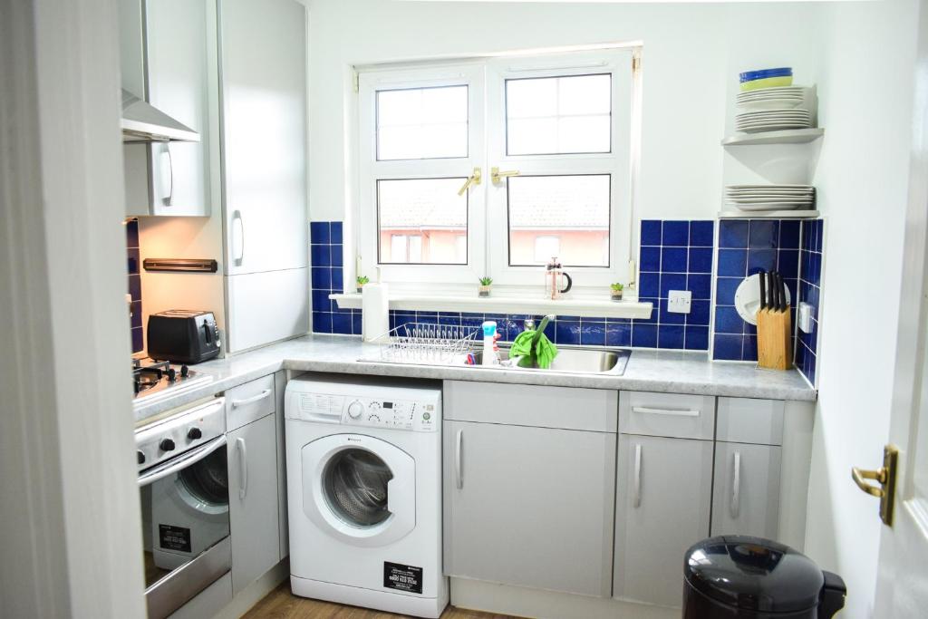 City Centre 2 Bedroom Apartment - image 5
