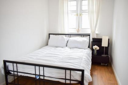 City Centre 2 Bedroom Apartment - image 6