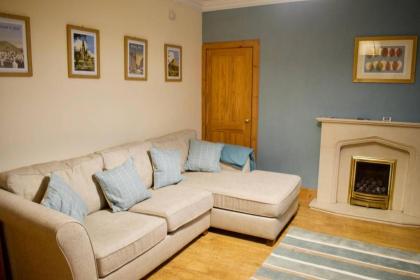 Newly Refurbed Home with Free Parking - image 12