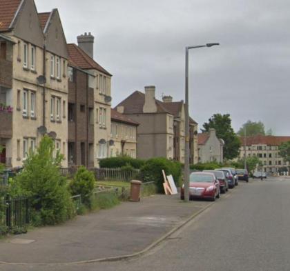 Newly Refurbed Home with Free Parking - image 13