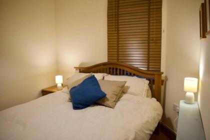 Newly Refurbed Home with Free Parking - image 9