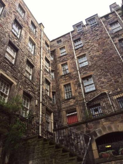 Modern Studio on Royal Mile Great for Castle - image 11