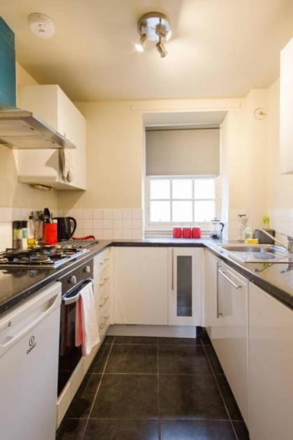 Modern Studio on Royal Mile Great for Castle - image 15