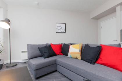 1 Bedroom Apartment With Balcony in Royal Mile - image 13