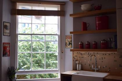 Charming 1 Bedroom Apartment in Stockbridge Edinburgh - image 3