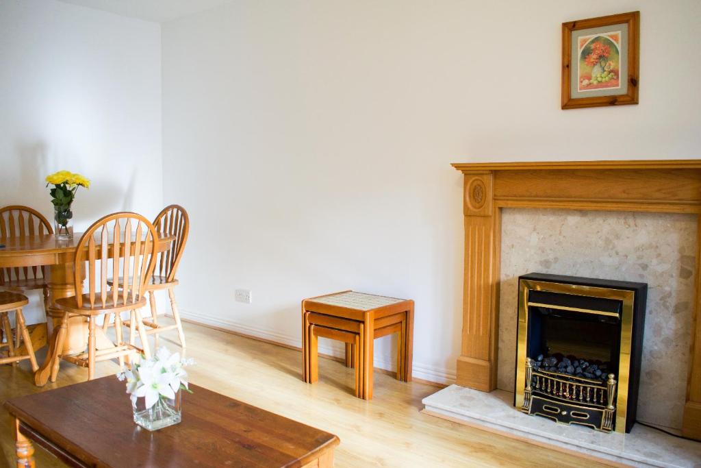 Spacious 2 Bedroom Home in Edinburgh - image 2