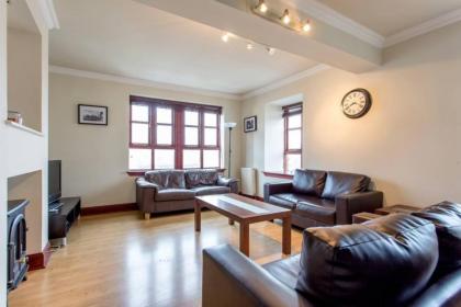 2 Bedroom Home By Leiths Shore - image 1