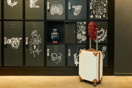 Moxy by Marriott Edinburgh Airport - image 11