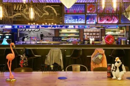 Moxy by Marriott Edinburgh Airport - image 17