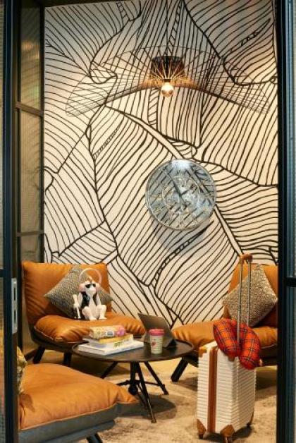 Moxy by Marriott Edinburgh Airport - image 19