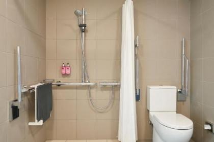 Moxy by Marriott Edinburgh Airport - image 20