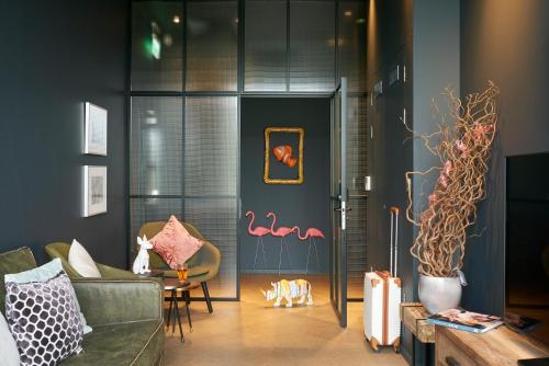 Moxy by Marriott Edinburgh Airport - image 3