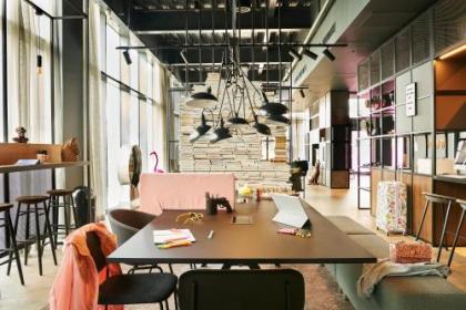 Moxy by Marriott Edinburgh Airport - image 8