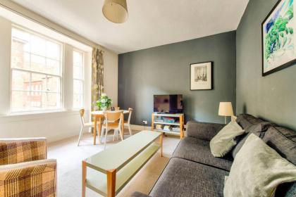 ALTIDO Amazing Location! - Lovely Rose St Apt in New Town Edinburgh 