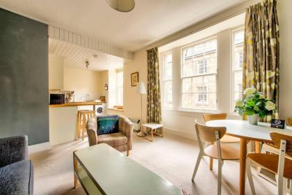 ALTIDO Amazing Location! - Lovely Rose St Apt in New Town - image 23