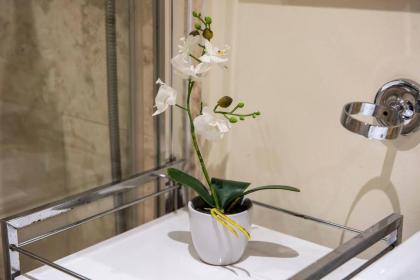 ALTIDO Amazing Location! - Lovely Rose St Apt in New Town - image 6